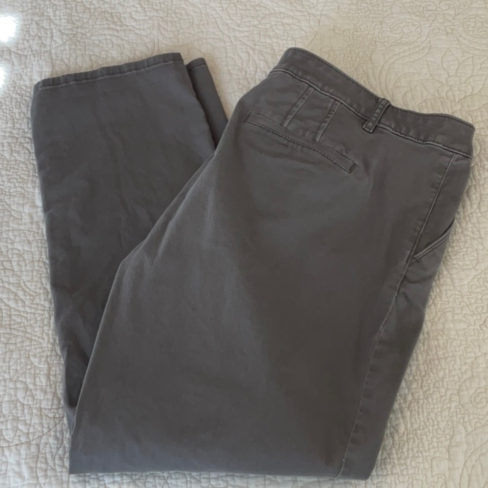 Gray Ann Taylor Loft crop pants